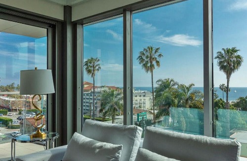 Downtown Apartment | Two Bedroom Oceanfront Retreat with Panoramic View
