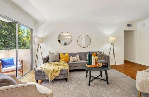 Tri-West Apartment | Two Bedroom Residence with Pool and Spa Access