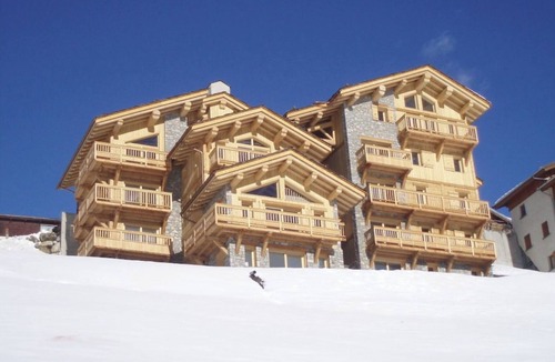 Les Eucherts Apartment | Typical chalet, south-facing terrace, breathtaking VIEW of the Tarentaise Valley