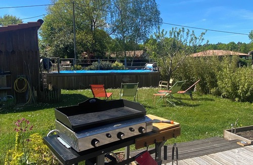 Carcans House | Typical single-storey Médoc house with outbuildings and swimming pool