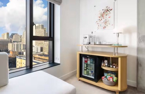 Tenderloin Hotel | Ultimate SF Getaway! 2 Rooms w/Curated Local Art & Comfort