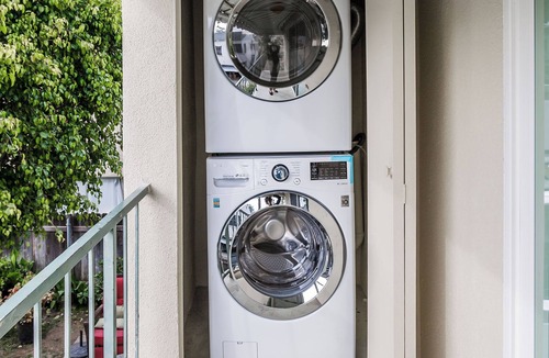 North of Wilshire House | Uncover Hidden Gems in Brentwood
