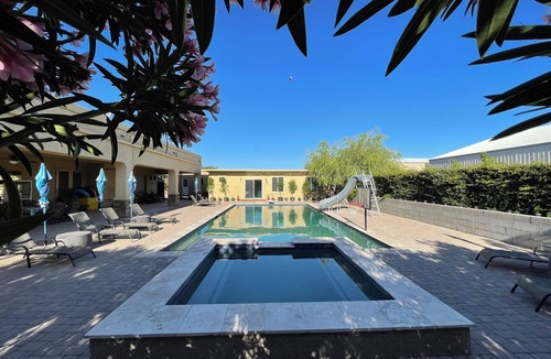 Anthem Cottage | Unique 1-bdrm guesthouse with 24hr access to Pool & Jacuzzi