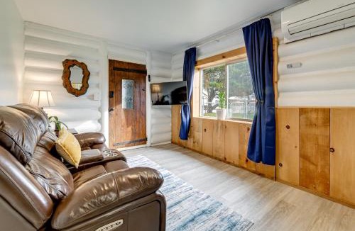 Crescent City North House | Unique Dog-Friendly Log Cabin: Short Walk to Ocean