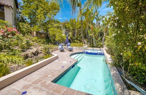 Rossmoyne House | UPSCALE GUEST HOUSE IN THE HILLS
