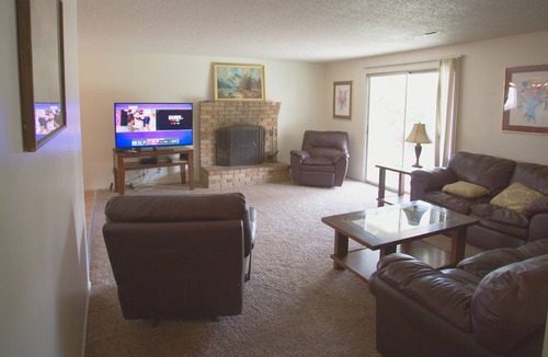 Mira Loma House | VACATION HOME NEAR PEPPERMILL CASINO AND RENO CONVENTION CENTER!