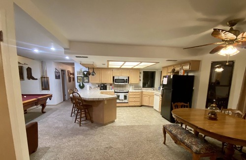 Raymond House | Valdez Ranch House on 40 Acres near Yosemite Park