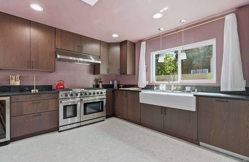 Van Nuys House | Van Nuys 1BR | Sauna + Game Room | Sleeps 8 | C&C