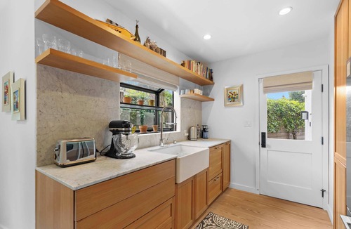 Venice House | Venice 3BR | Walk to Beach + Fire Pit | C&C