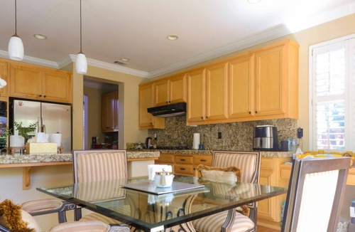 Concord House | Vibrant Pool Home + Bonus Room – Perfect for Group