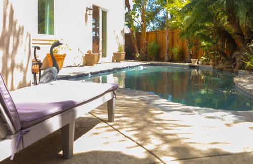 Concord House | Vibrant Pool Home + Bonus Room – Perfect for Group