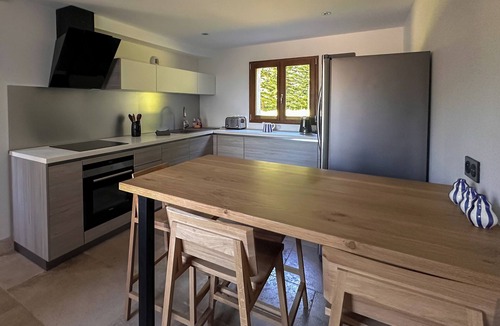 Sevrier House | Villa 200 m from Lake Annecy with terrace and parking