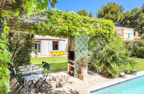 La Plage Villa | Villa 'Bastide Les Oréades' with Private Pool, Wi-Fi and Air Conditioning