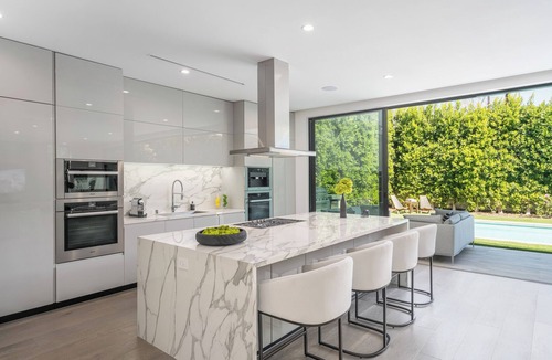 Beverly Grove Villa | Villa Bond by LuxJB 🏆 Design Award-Winner 🏆 Heated Pool & Jacuzzi