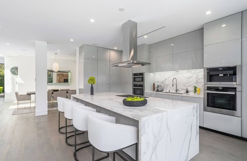 Beverly Grove Villa | Villa Bond by LuxJB 🏆 Design Award-Winner 🏆 Heated Pool & Jacuzzi