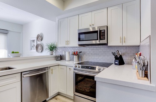 Avalon Condo | Villa Casablanca B37 and Golfcart