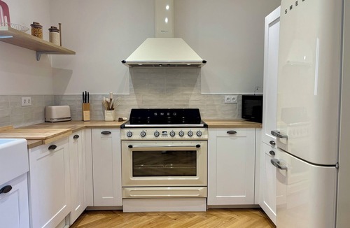 Brive-la-Gaillarde House | Villa Desbrulys - Maison de ville pour 6 personnes - Terrasse - Climatisée