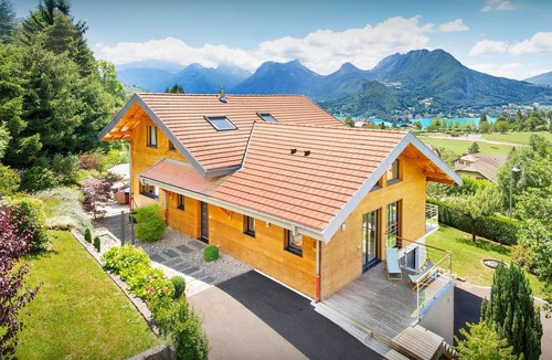 Talloires-Montmin Villa | Villa Flying Dragon - luxury stay for 8 in Lake Annecy, pool - OVO Network