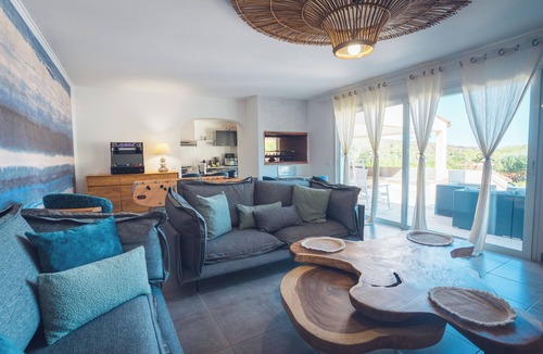 Porto-Vecchio Villa | Villa La Chiappa Seaside heated pool, Spas, air conditioning, Petanque court