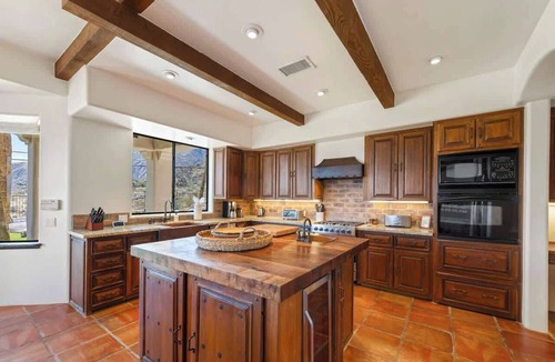 Little Tuscany House | Villa Mariposa: Secluded Luxury, Pano View, 5 BRs