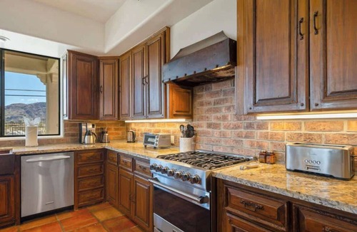 Little Tuscany House | Villa Mariposa: Secluded Luxury, Pano View, 5 BRs