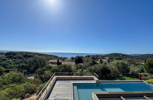 Cirendinu Villa | Villa with panoramic sea view and beach within walking distance Private estate in Punta d'Araso