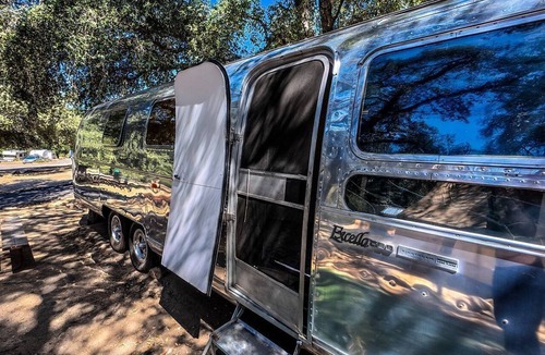 Pauma Valley House | Vintage Airstream Stay Beneath Oaks & Starry Skies in Pauma Valley, California