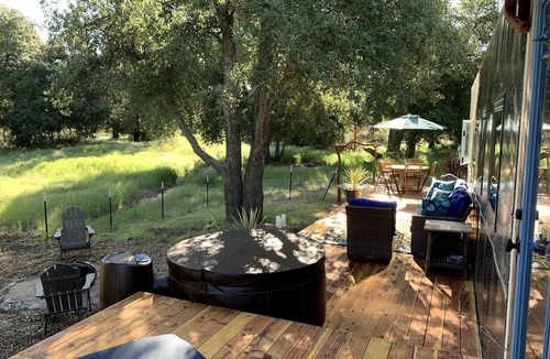 Warner Springs Cabin | Vintage Tiny House with Spa-Inspired Bathroom in Warner Springs, California