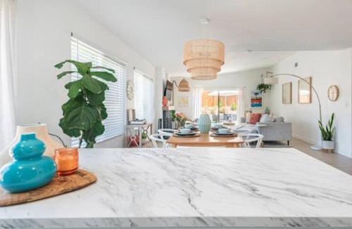 Vista Villa | Vista Paradise - Firepit, 10Miles2Beach, Workspace