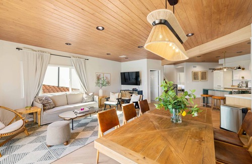 Hollywood Heights House | Voted Guest Favorite! Get Wow'd! Stellar Views Hollywood Hills