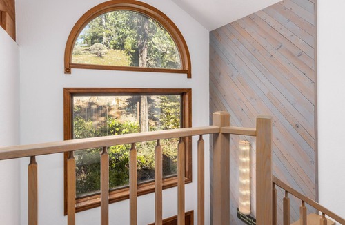 Arnold Ski Chalet | W House in BLS, Game Room, Fire Pit, Hot Tub, Central AC&Heat, Pet friendly!