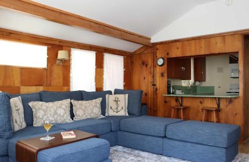 Avalon House | Walk to Beach & Main St: Catalina Island Cottage!
