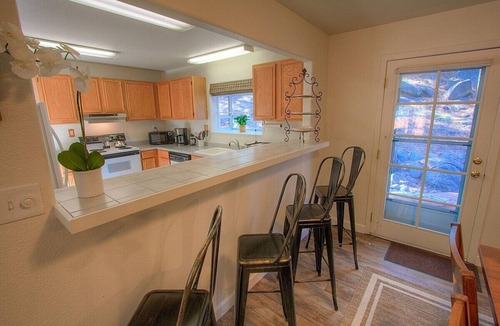 Lincoln Park House | Walk to Beach | Pool Table | Pet-Friendly | BBQ