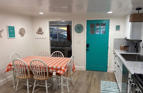 Morro Bay Cottage | Walk to Embarcadero + Kids Dream Yard + Pool Table