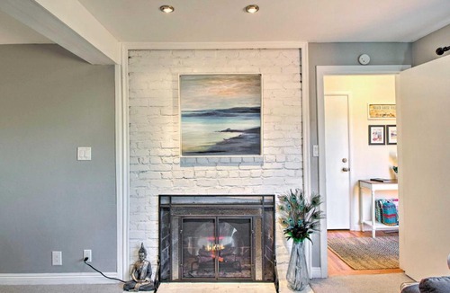 Point Richmond Apartment | Walk to Keller Beach: Waterfront Studio w/Hot Tub