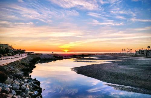 Townsite House | Walk to the Beach Sunset Ocean Views - D-207
