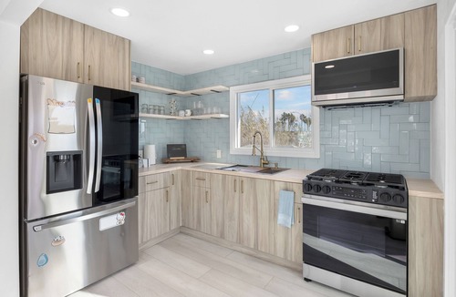 Sunset Beach House | Walk to the Sand! Ocean Views, Balcony & Parking | Sunset Surf