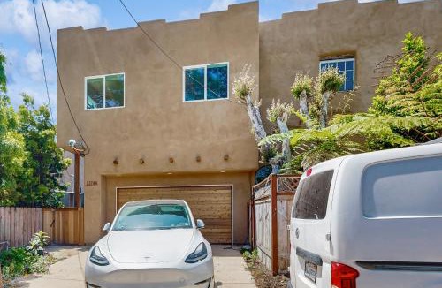 Del Mar Heights House | Walk to Torrey Pines Beach! 'Beachwalk Bungalow'