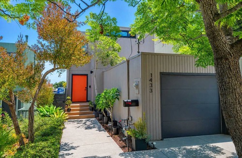 South Park House | Walkable Tranquil Treetop Escape | Near Everything