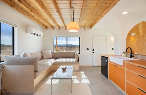 Yucca Valley House | ☾✩☽ Walker Ranch - Cozy and Romantic Cabin with Fire Pit ☾✩☽