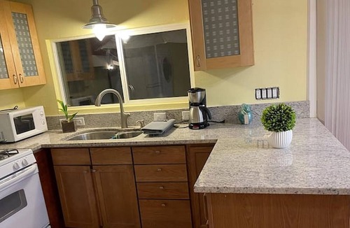 Antioch House | Warm and Comfy Antioch Cottage, close to everything
