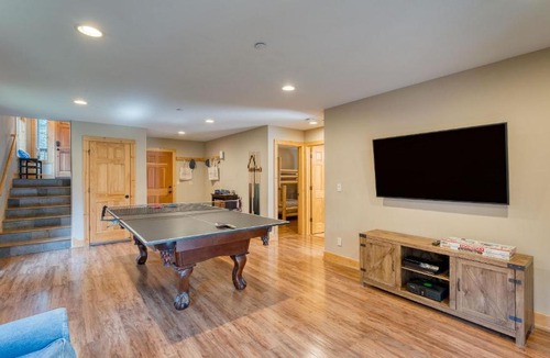Tahoma House | Washoe Chalet by AvantStay