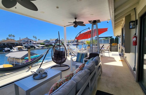 Discovery Bay House | Waterfront Home 🚣 with Canoe, Paddleboats, Paddleboards & Kayaks are INCLUDED