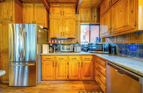 Truckee House | Waterfront Truckee Cabin on Donner Lake!