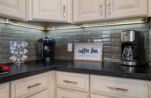 East Mesa House | Welcome to Paradise | Pool Table, Swim Up Bar, Htd Pool, Hot Tub, Casita!