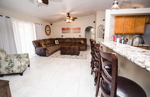 Lake Havasu City House | Welcome to the Lake House!3Bed/3 Full Bath Cul de sac pool home!