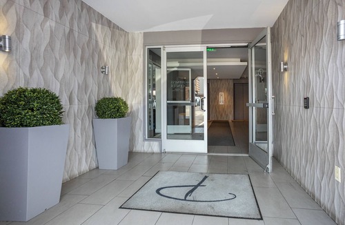 Lower Nob Hill Apartment | Welcoming 1 bedroom apartment with fitness room in marvelous San Francisco