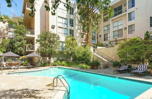 Westwood Condo | Westwood Oasis - 1BR + Loft Office w/Pool & Gym
