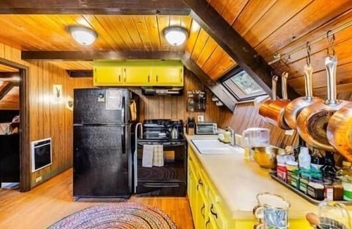 Pine Mountain Club House | Whimsical Dog-Friendly A-frame with Views on Cul-de-Sac