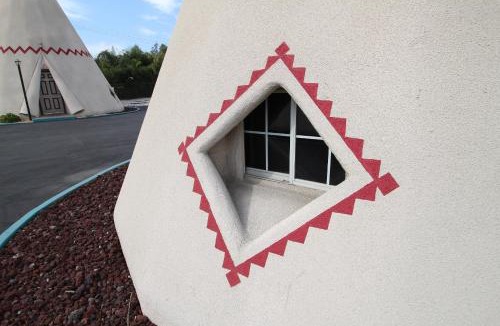 Rialto Hotel | Wigwam Motel